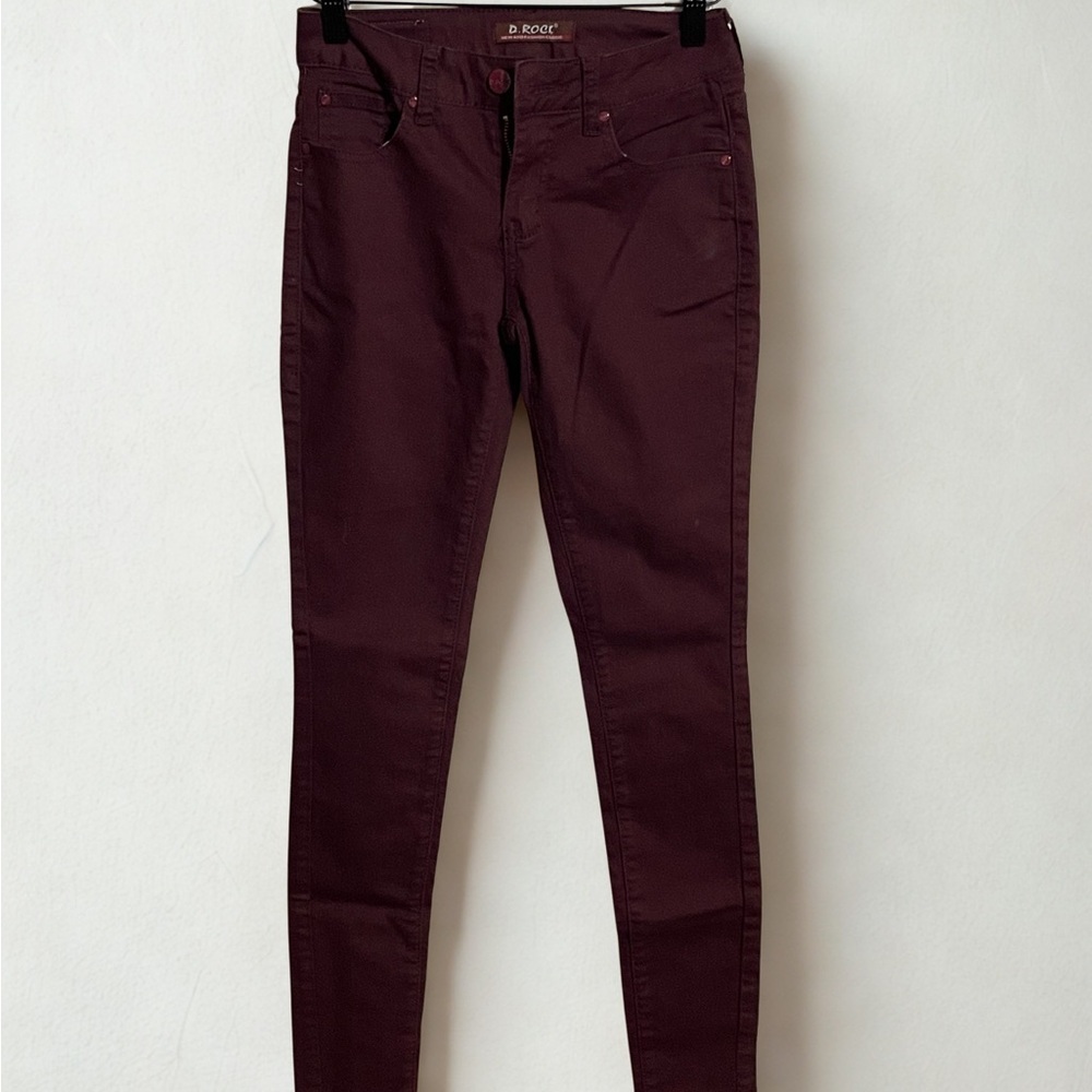 Burgundy Skinny By D. Rock, Sz 0. Tapered Leg. 5 Pocket. Never Worn